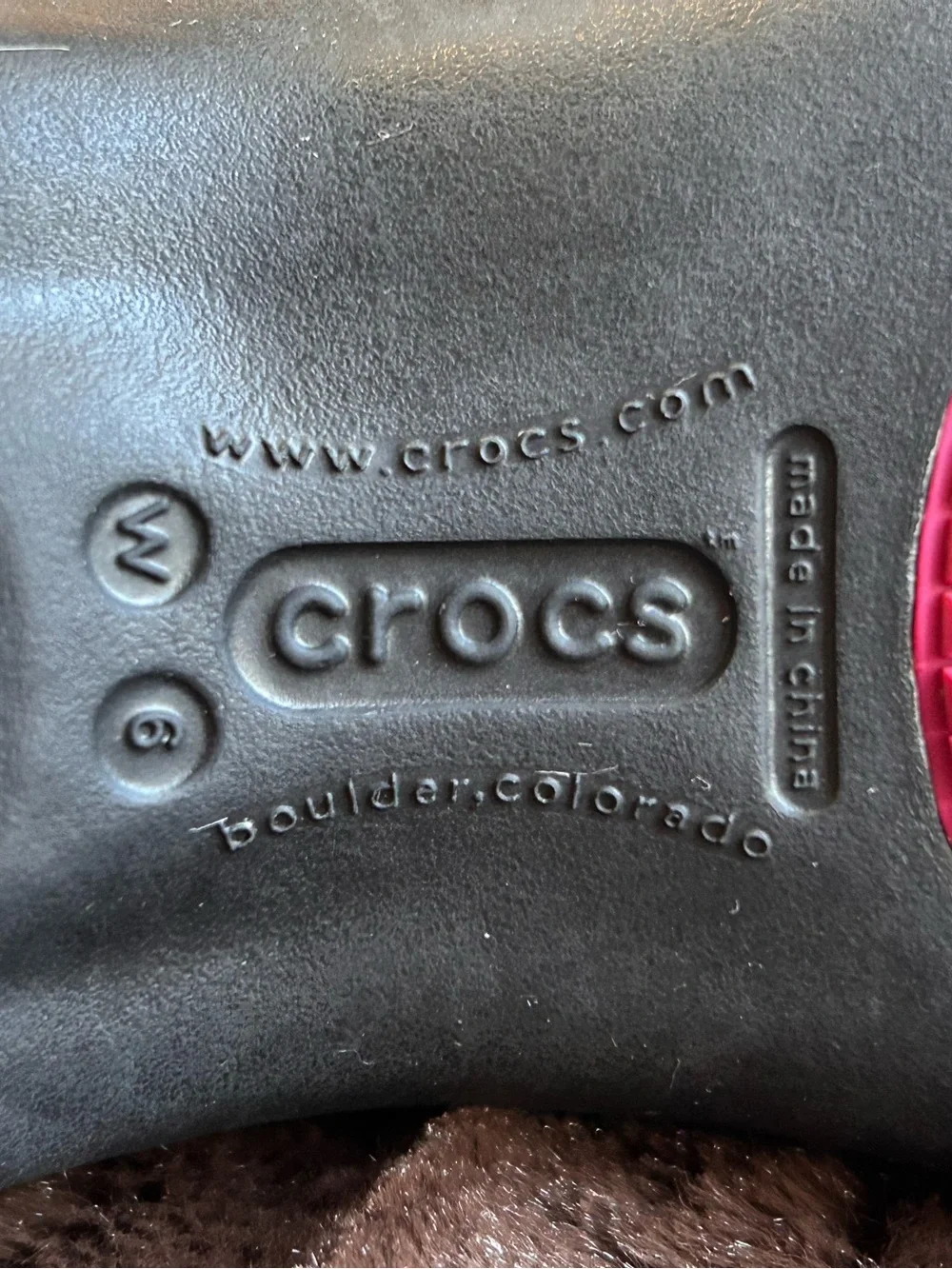 Women's size 6 Crocs pink fleece Lined cold weather winter snow Boots Black